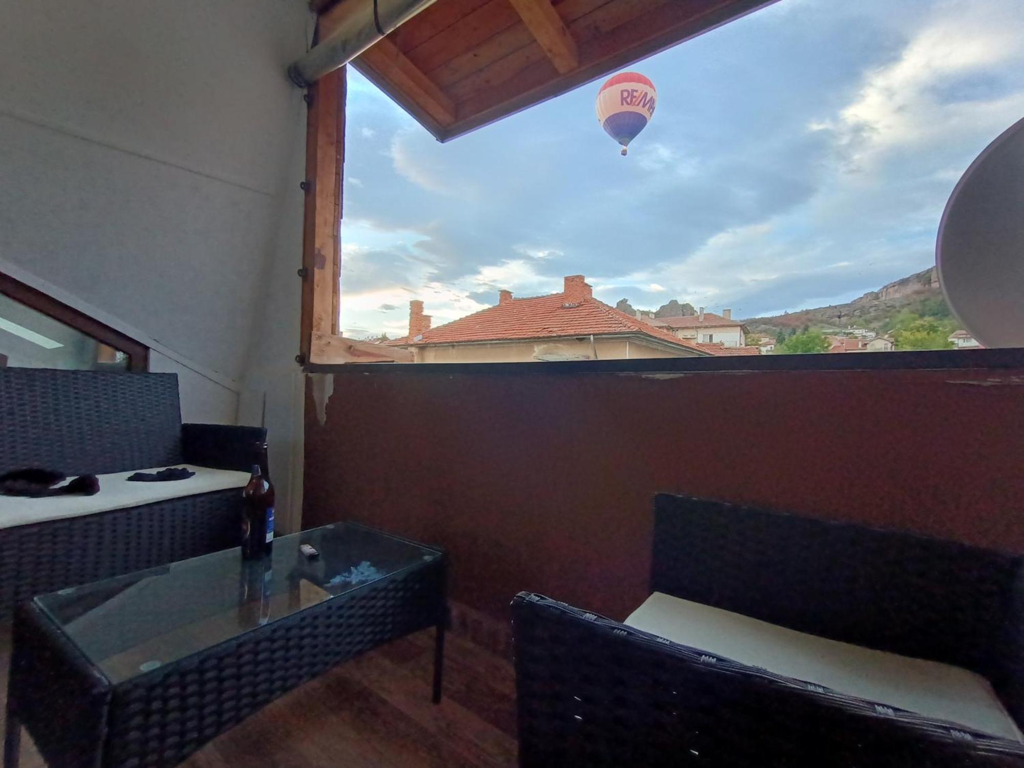 Apartment Fortress View *