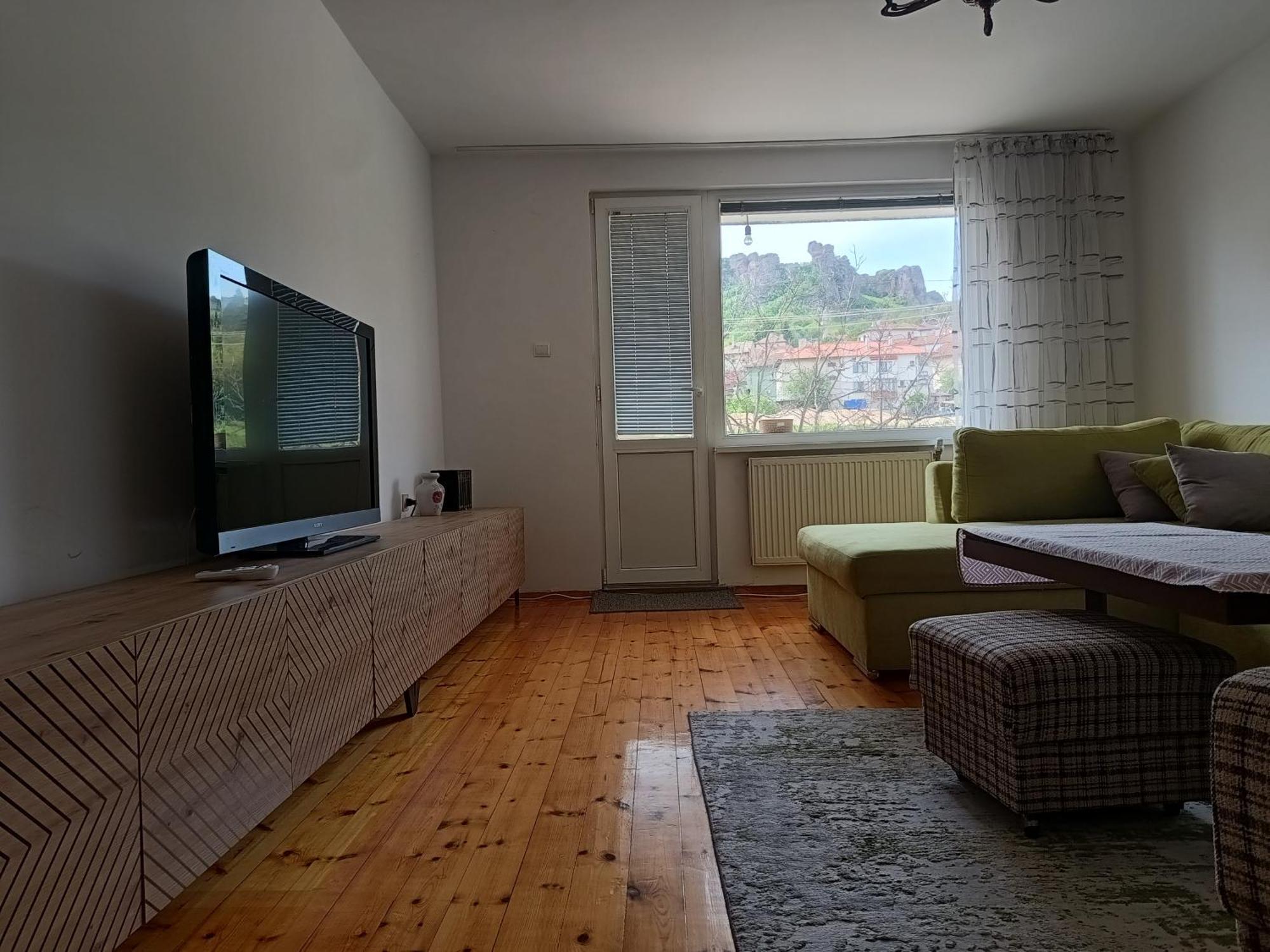 Apartment Fortress View *